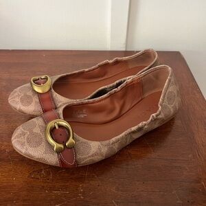 COACH Women's Stanton Signature Buckle Ballet Flats Tan/Rust size 8